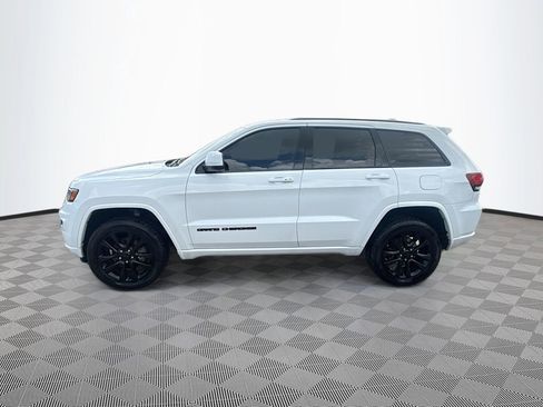 Used 2018 Jeep Grand Cherokee Altitude image 9