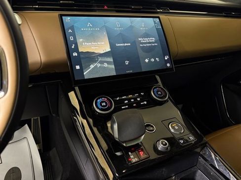 Used 2023 Land Rover Range Rover Sport SE Dynamic image 38