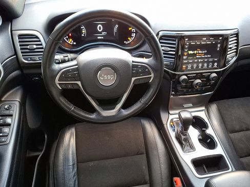 Certified 2020 Jeep Grand Cherokee Altitude image 11