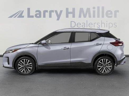 Used 2023 Nissan Kicks SV image 4