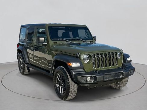 Used 2024 Jeep Wrangler Unlimited Sport AWD/4WD image 3