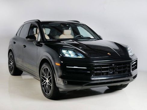 Used 2025 Porsche Cayenne image 7