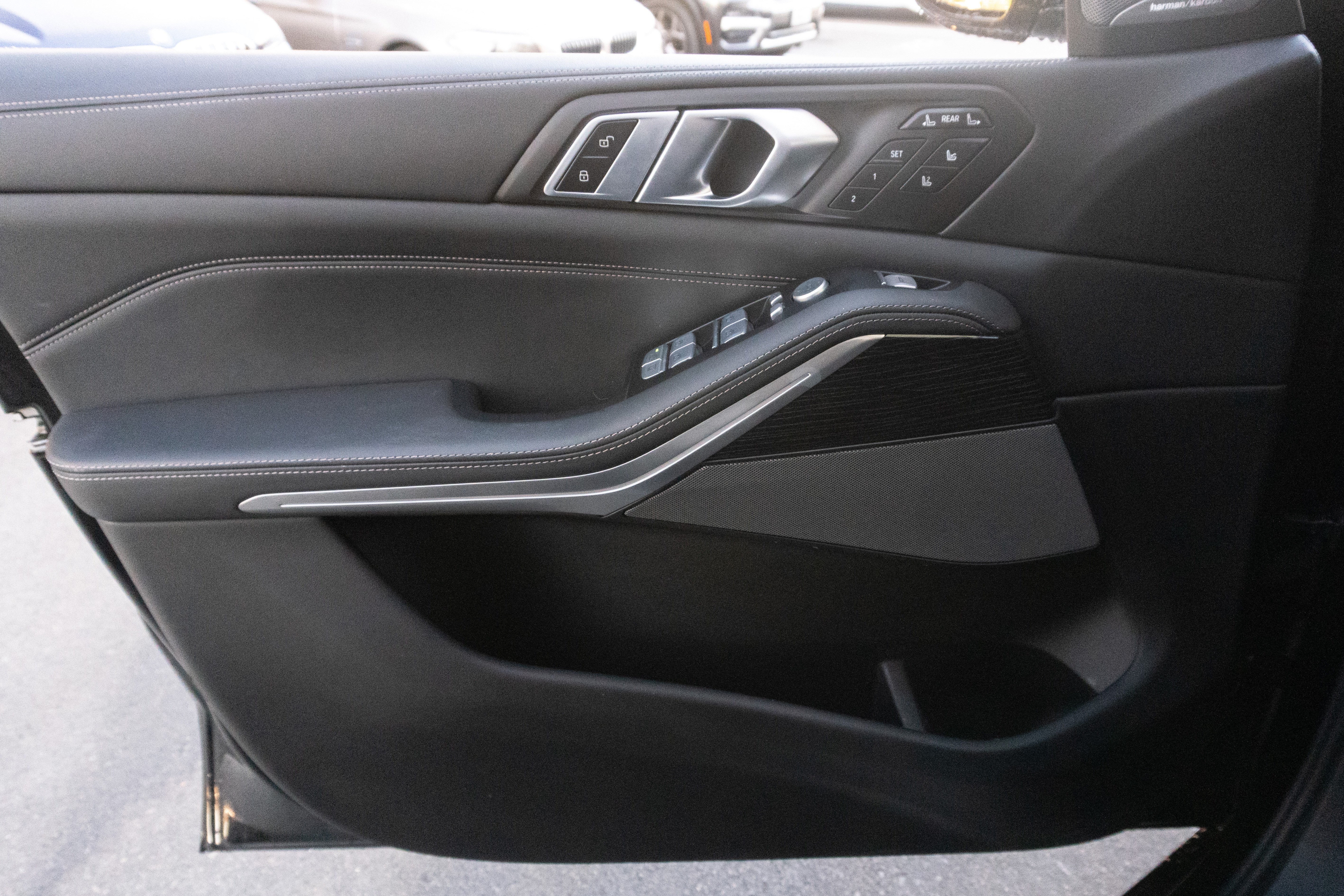 Certified 2025 BMW X7 M60i AWD/4WD image 32