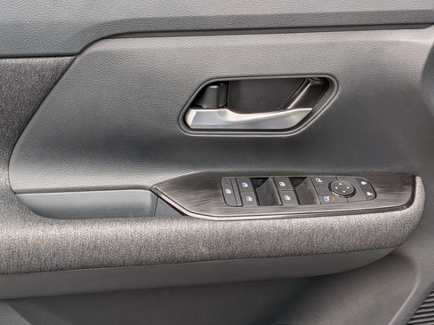 New 2026 Nissan Kicks SV w/ SV Premium Package FWD image 13