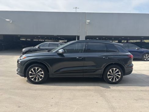 New 2025 Audi Q6 e-tron Premium image 9