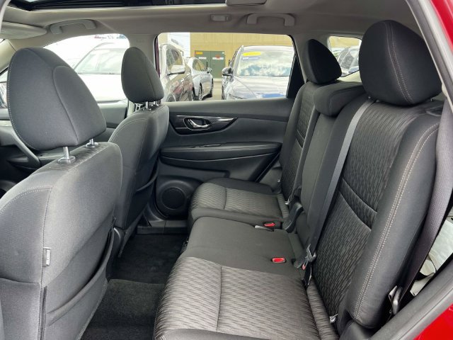 Used 2017 Nissan Rogue SV AWD/4WD image 10