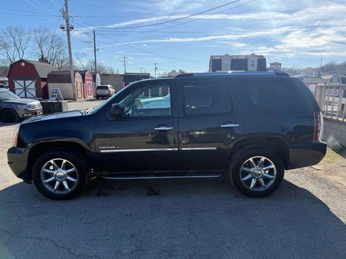 Used 2011 GMC Yukon Denali image 8