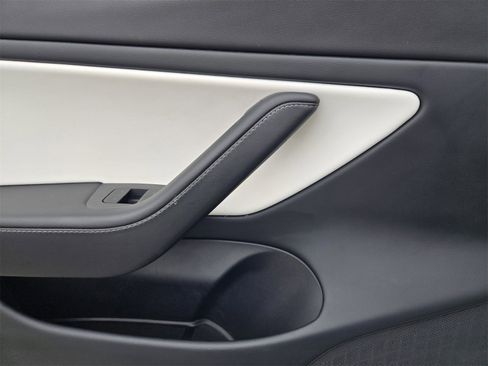 Used 2021 Tesla Model 3 Standard Range Plus image 19