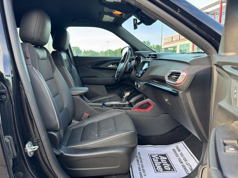 Used 2021 Chevrolet TrailBlazer RS w/ Convenience Package FWD image 19