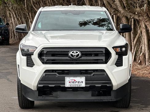 Used 2024 Toyota Tacoma SR RWD image 9