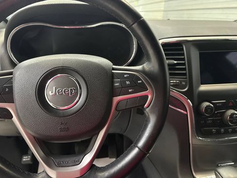 Used 2018 Jeep Grand Cherokee Limited AWD/4WD image 15