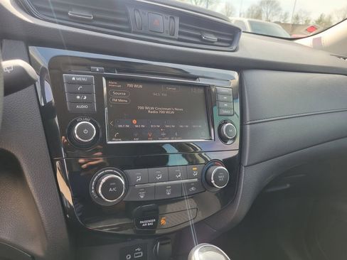 Used 2020 Nissan Rogue S image 25