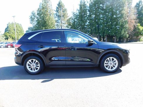 Used 2020 Ford Escape SE image 20