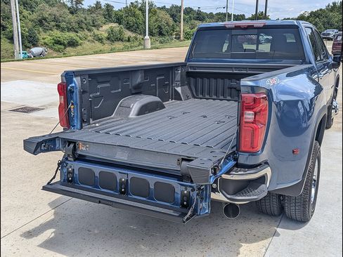 New 2026 Chevrolet Silverado 3500 LTZ w/ LTZ Convenience Package AWD/4WD image 13