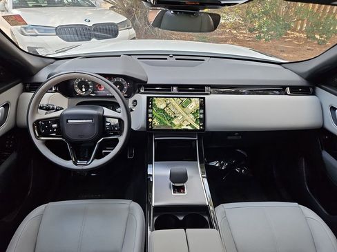Used 2024 Land Rover Range Rover Velar Dynamic SE image 9