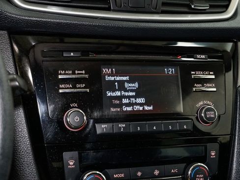 Used 2015 Nissan Rogue SV image 14