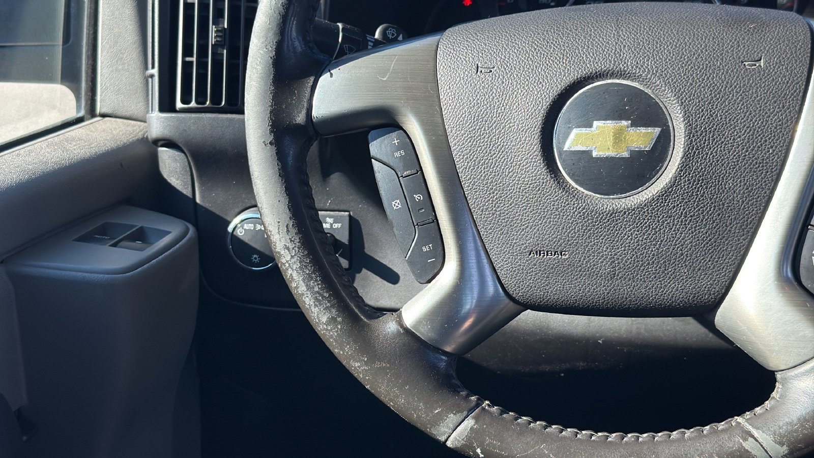 Used 2017 Chevrolet Express 2500 RWD image 11