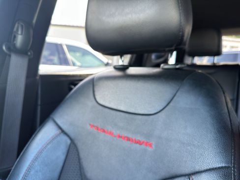 Used 2024 Jeep Compass Trailhawk AWD/4WD image 18