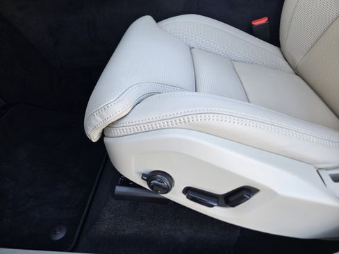 New 2026 Volvo XC90 B6 Ultra w/ Protection Package image 26