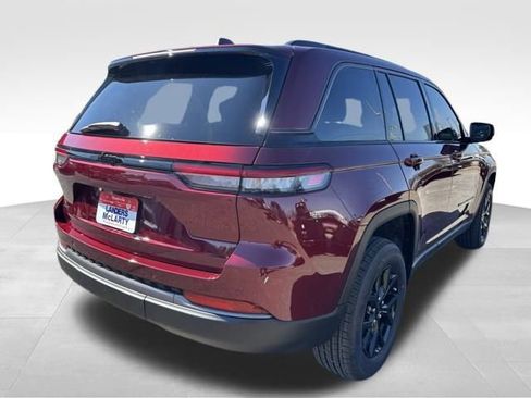 New 2026 Jeep Grand Cherokee Laredo image 5