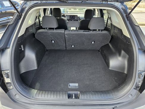 Used 2024 Kia Sportage LX image 17