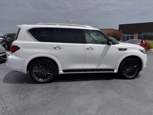 Used 2022 INFINITI QX80 Premium Select w/ All-Season Package AWD/4WD image 6