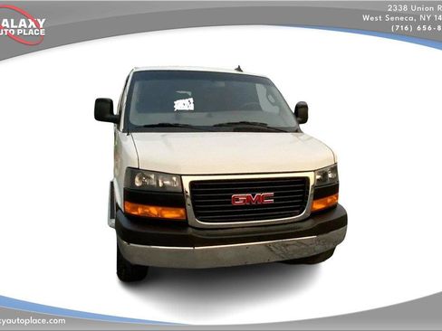 Used 2025 GMC Savana 2500 w/ Driver Convenience Package RWD image 3