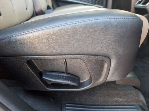 Used 2020 Hyundai Santa Fe Limited image 19