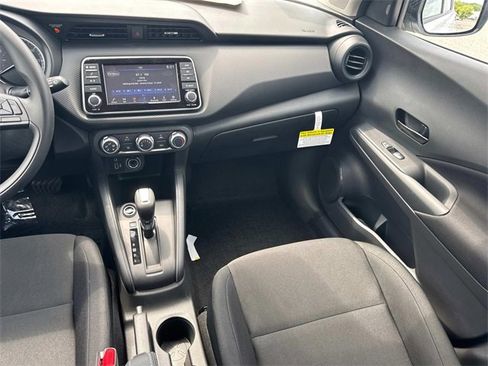 New 2025 Nissan Kicks Play S image 17