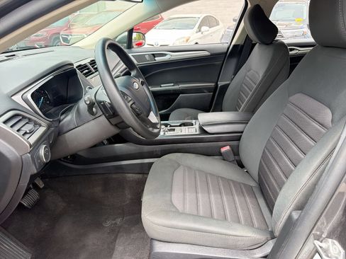Used 2020 Ford Fusion SE FWD image 11