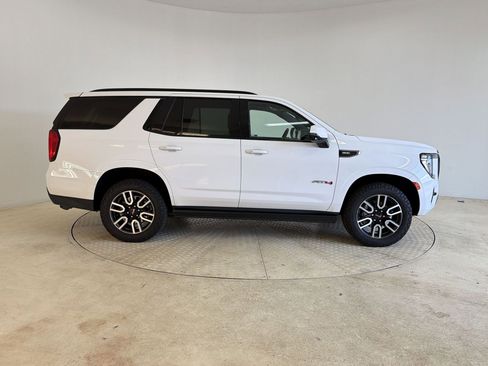 Used 2023 GMC Yukon AT4 w/ Technology Package AWD/4WD image 8