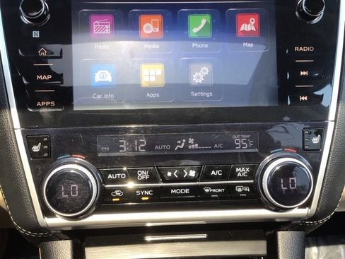 Used 2018 Subaru Outback 2.5i Limited AWD/4WD image 12