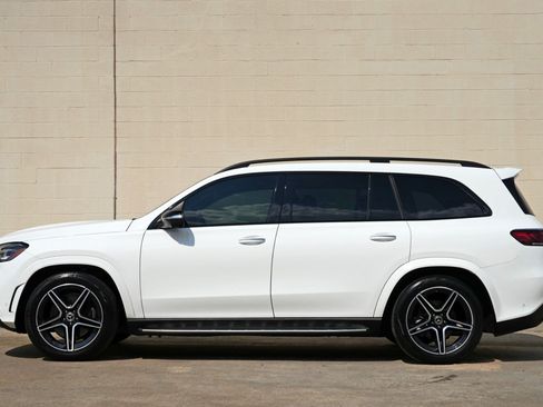 Used 2023 Mercedes-Benz GLS 450 4MATIC w/ AMG Line Exterior image 9