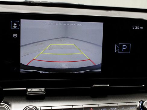 Used 2025 Hyundai Kona SEL FWD image 2