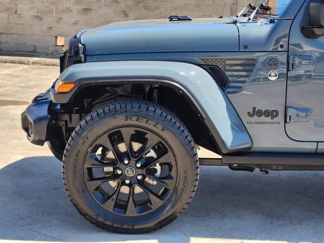 Used 2024 Jeep Gladiator Sport AWD/4WD image 15