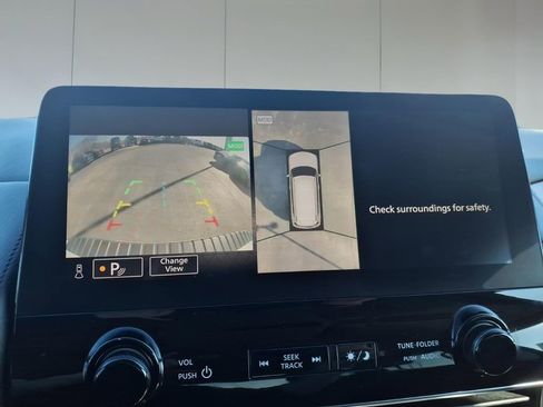 Used 2023 Nissan Armada SL w/ Captain's Chairs Package image 22