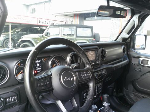 Used 2021 Jeep Wrangler Unlimited Sport image 19