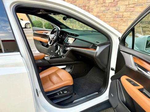Used 2020 Cadillac XT5 Premium Luxury image 10