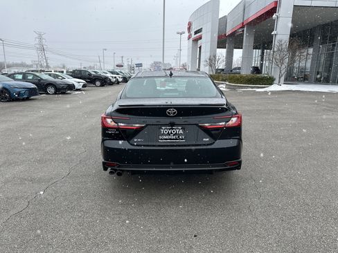 Certified 2025 Toyota Camry SE image 6