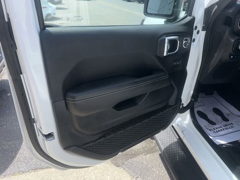Used 2023 Jeep Wrangler Unlimited Sahara w/ Cold Weather Group AWD/4WD image 20