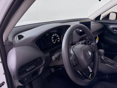 New 2026 Honda HR-V LX image 9