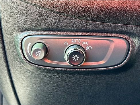 Used 2019 Chevrolet Equinox LT image 10