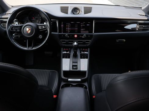 Certified 2023 Porsche Macan Turbo AWD/4WD image 30