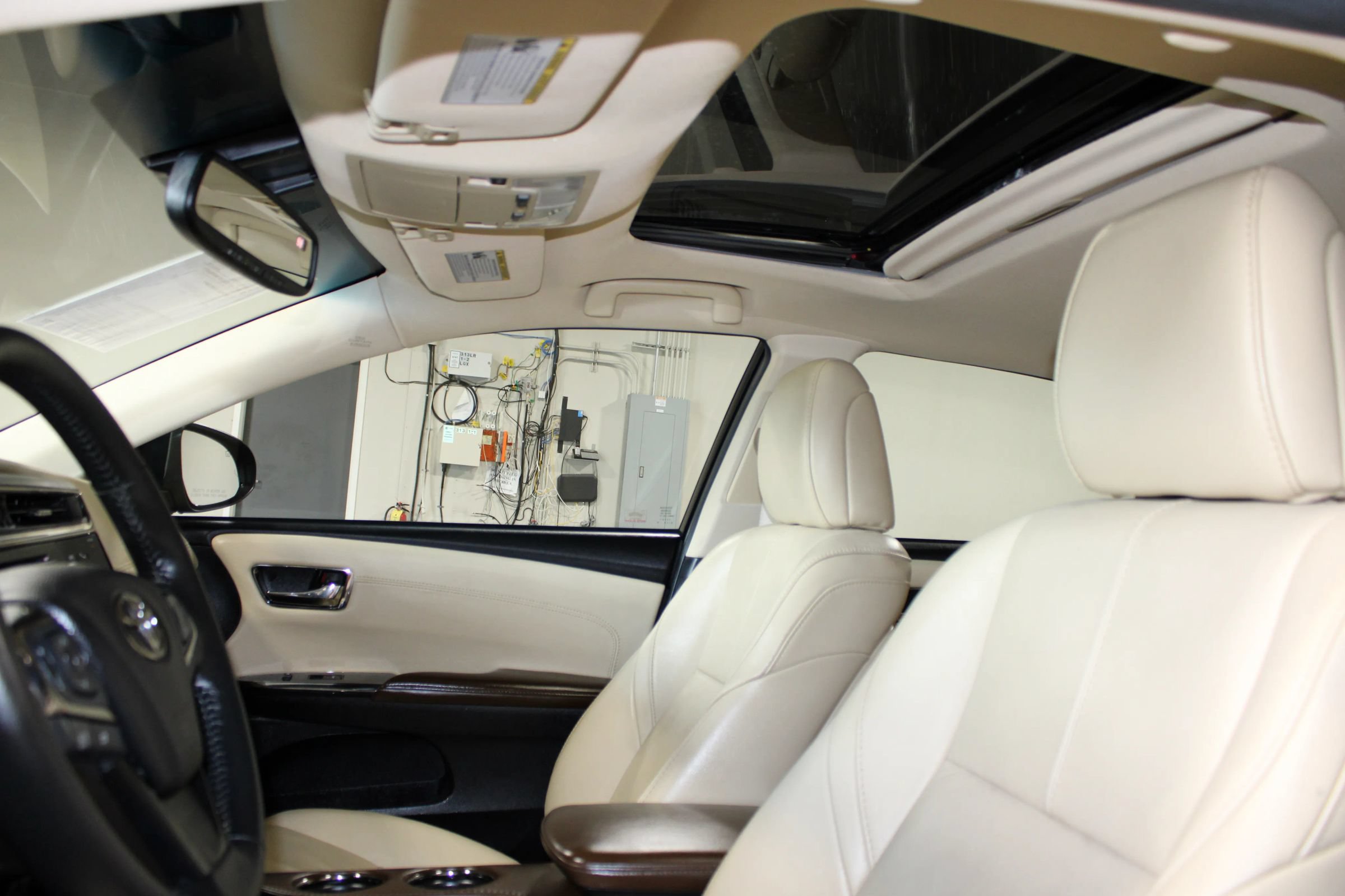 Used 2014 Toyota Avalon XLE Touring FWD image 26