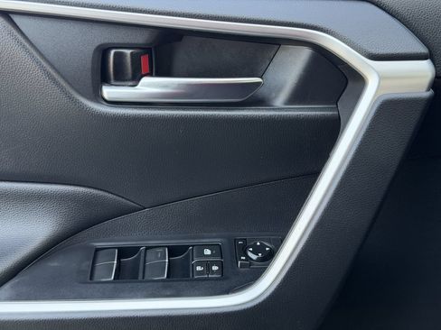 Used 2019 Toyota RAV4 XLE Premium FWD image 24