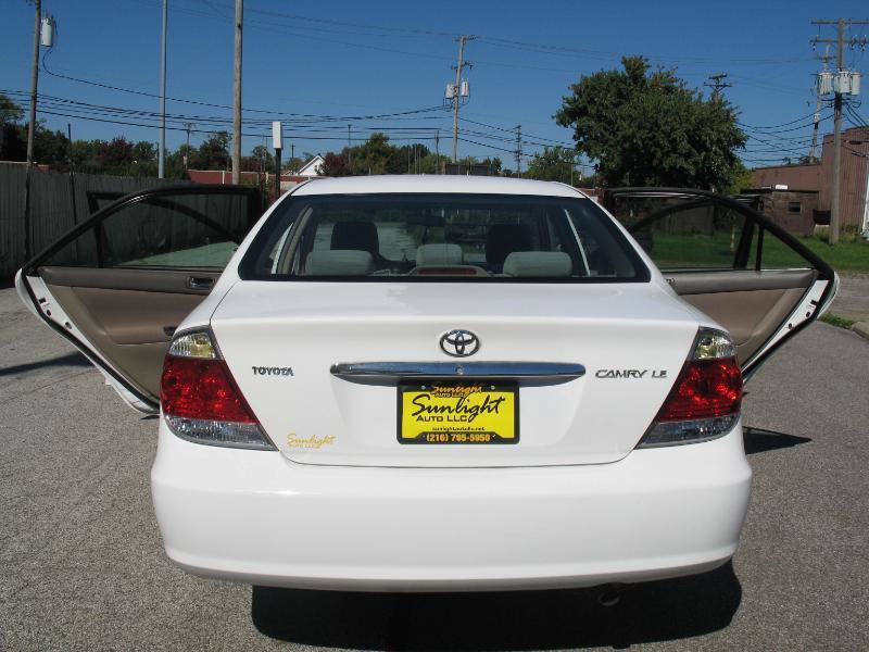 Used 2005 Toyota Camry LE FWD image 60