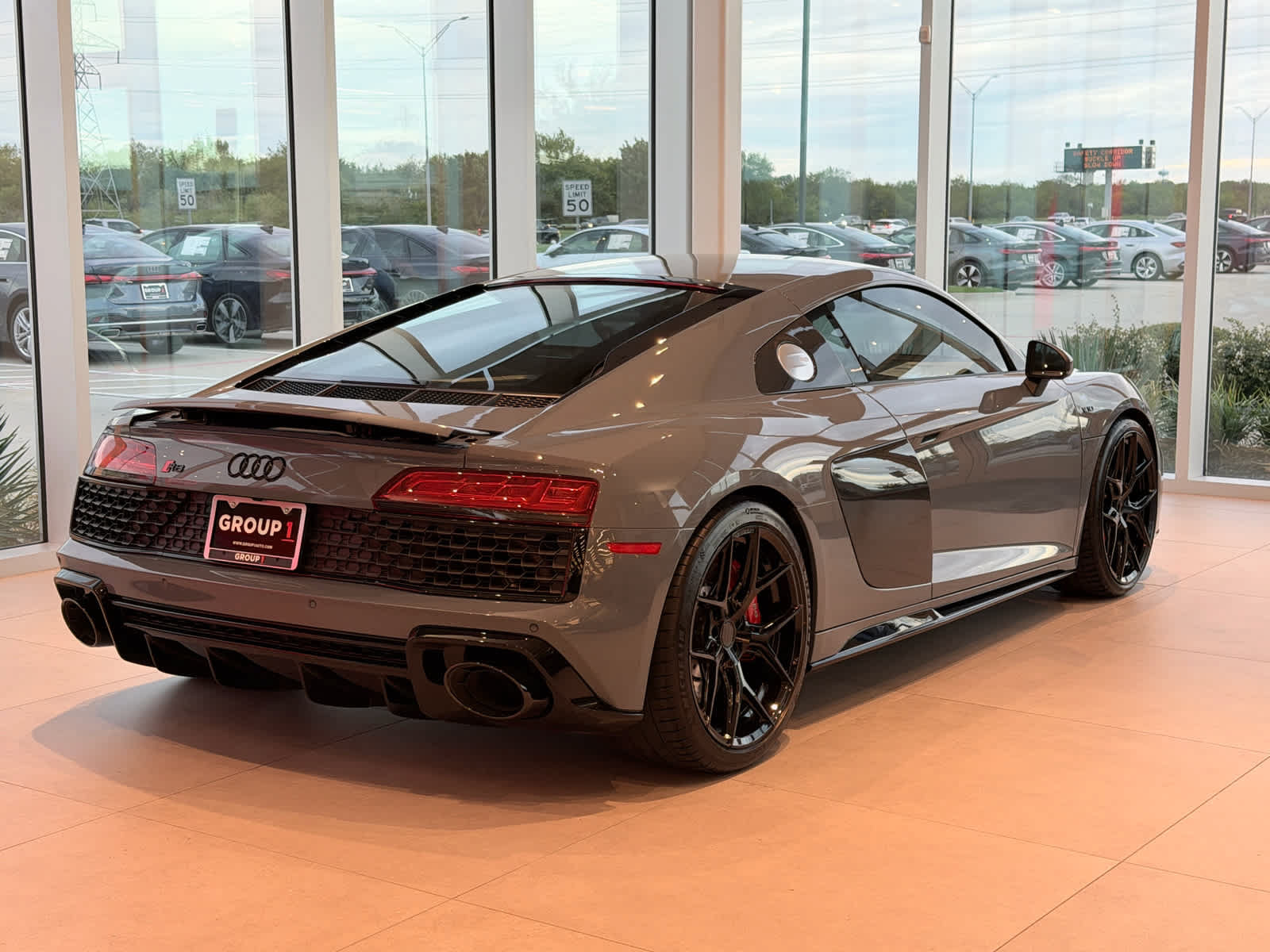 Certified 2022 Audi R8 V10 performance RWD image 5