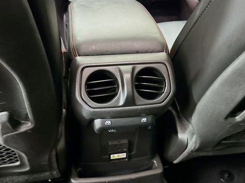 Used 2019 Jeep Wrangler Unlimited Rubicon image 24