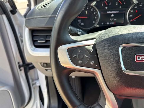 Used 2024 GMC Terrain SLT image 23