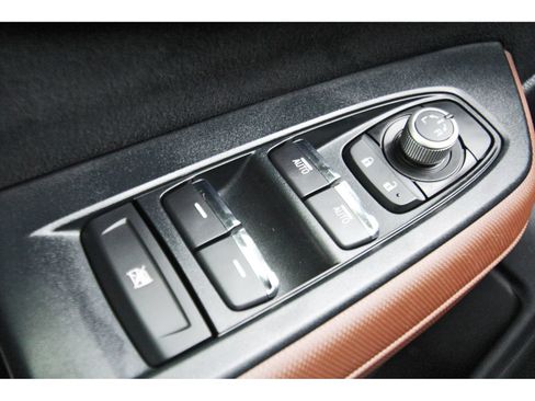 Used 2025 Subaru Forester Touring AWD/4WD image 21